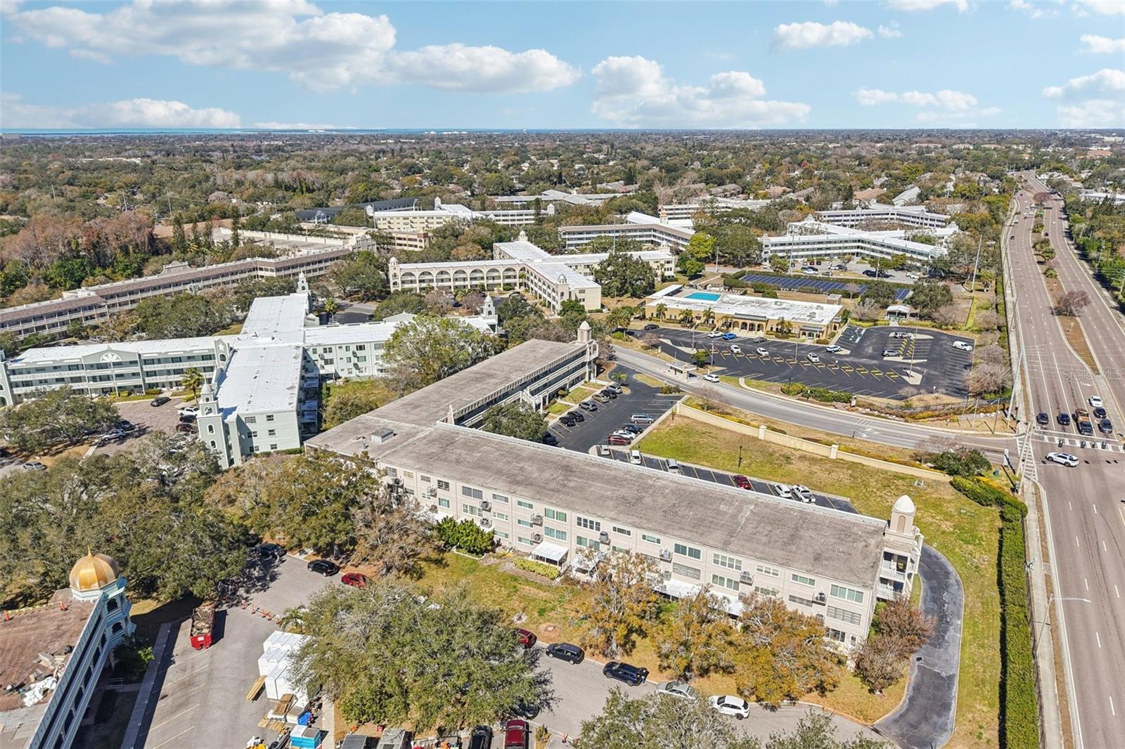 ON TOP OF THE WORLD - Residential