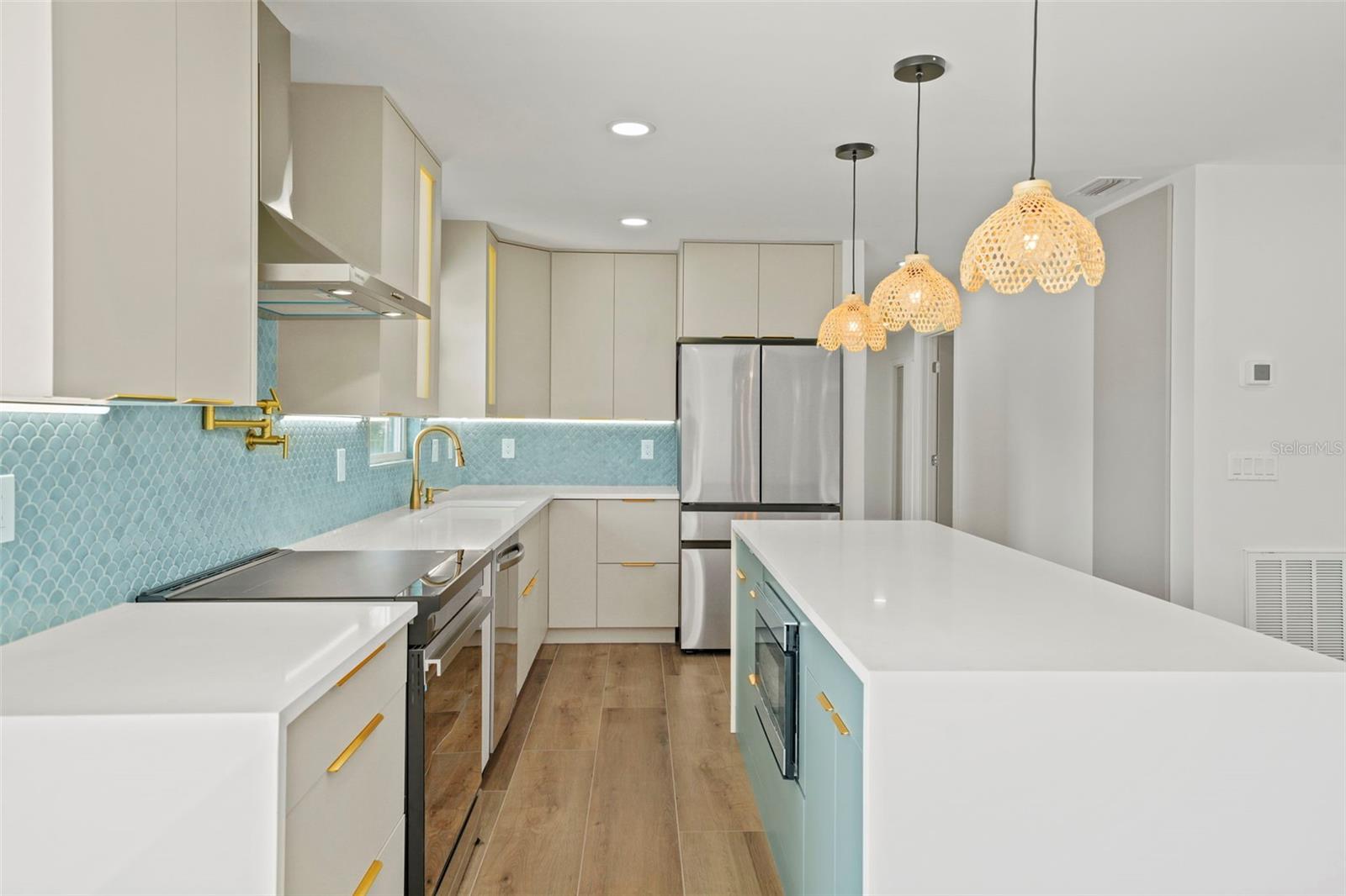 4704 W FAIRVIEW HEIGHTS