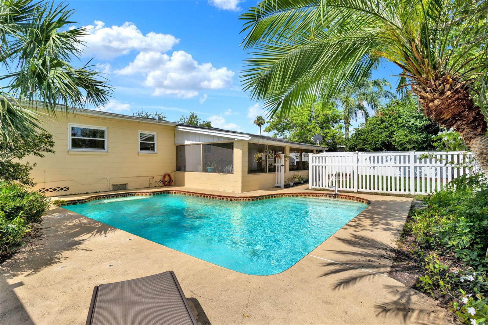 4015 IBIS DRIVE