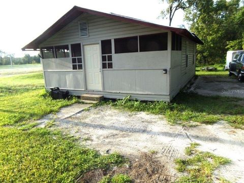 Photo of 1821 SE 6th Avenue, Gainesville, FL 32641 (MLS # GC536023)