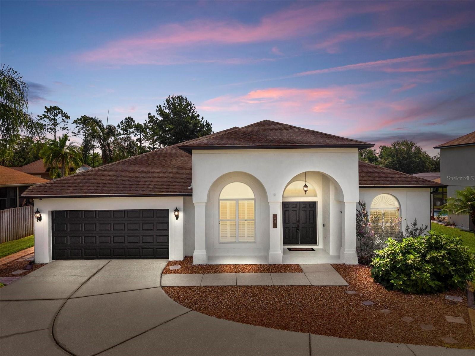 641 LAKESCAPE COURT