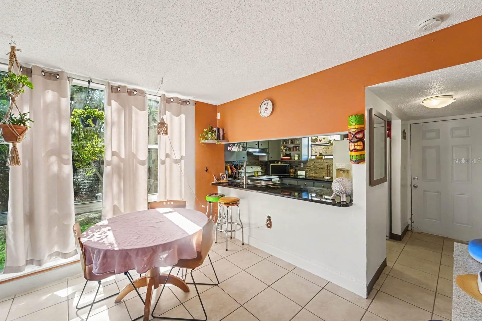 1055 ENCOURTE GREEN