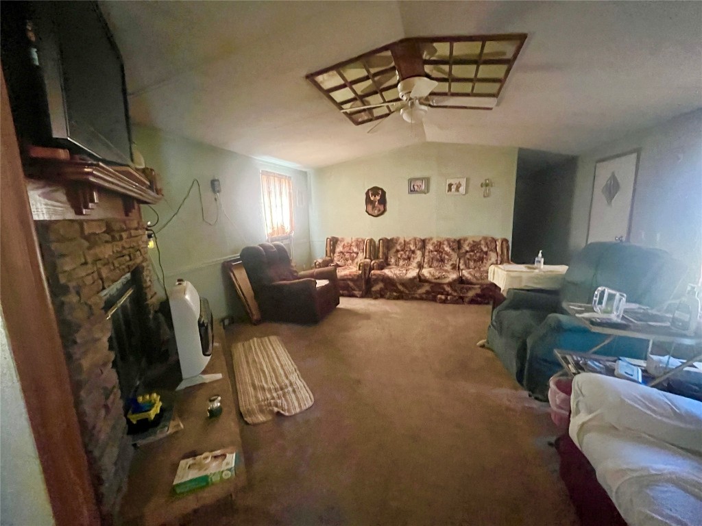 Prague, Oklahoma 74864, United States, 3 Bedrooms Bedrooms, ,2 BathroomsBathrooms,Residential,Active,43455