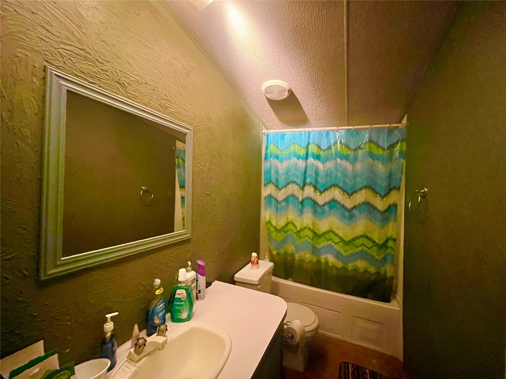 Prague, Oklahoma 74864, United States, 3 Bedrooms Bedrooms, ,2 BathroomsBathrooms,Residential,Active,43455