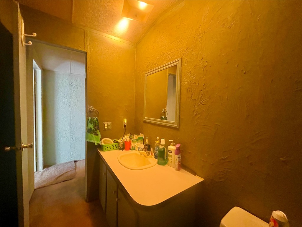 Prague, Oklahoma 74864, United States, 3 Bedrooms Bedrooms, ,2 BathroomsBathrooms,Residential,Active,43455