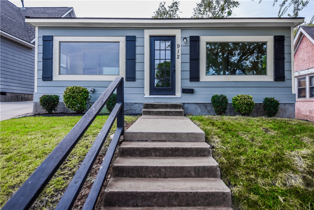 Photo 1 of 19 — 912 W Hill Street, Oklahoma City, OK 73118