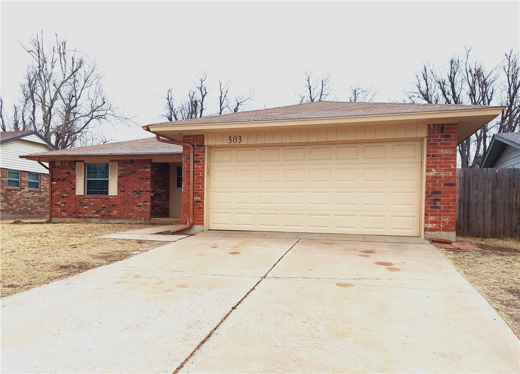 Photo 1 of 13 — 303 Kimberly Lane, Yukon, OK 73099