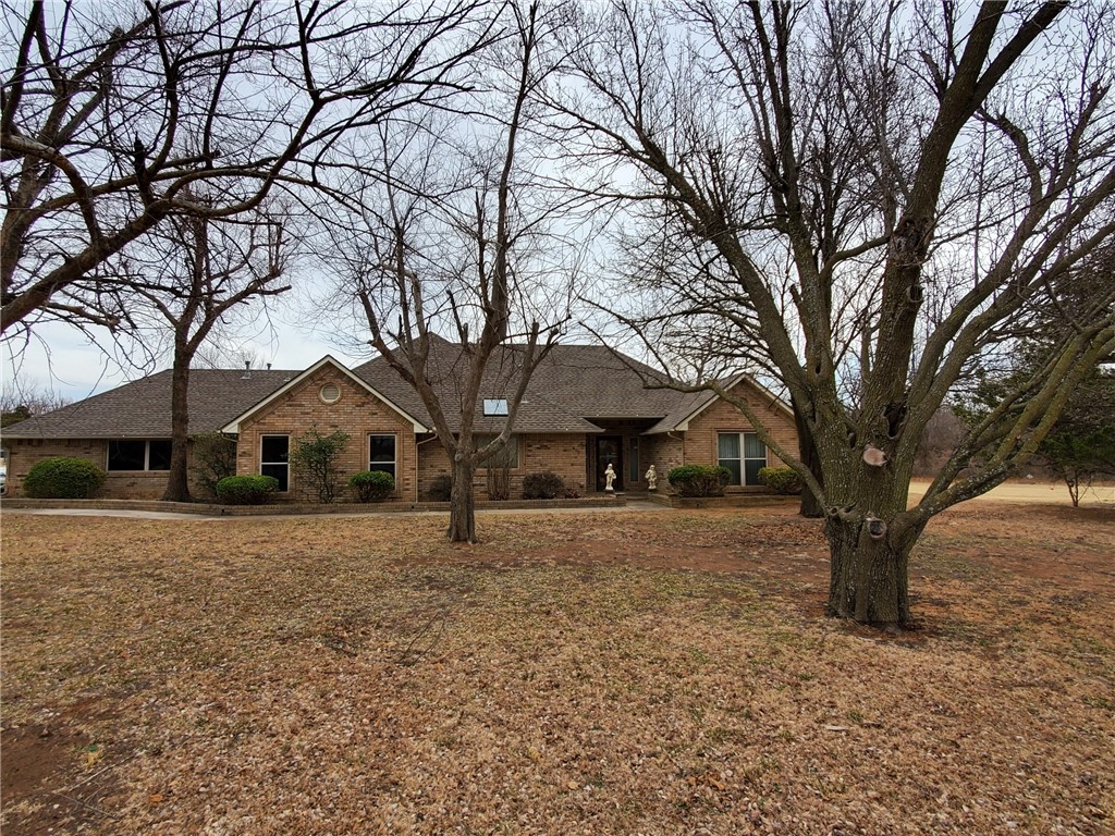 Photo 1 of 33 — 850 Wild Rose Drive, Mustang, OK 73064