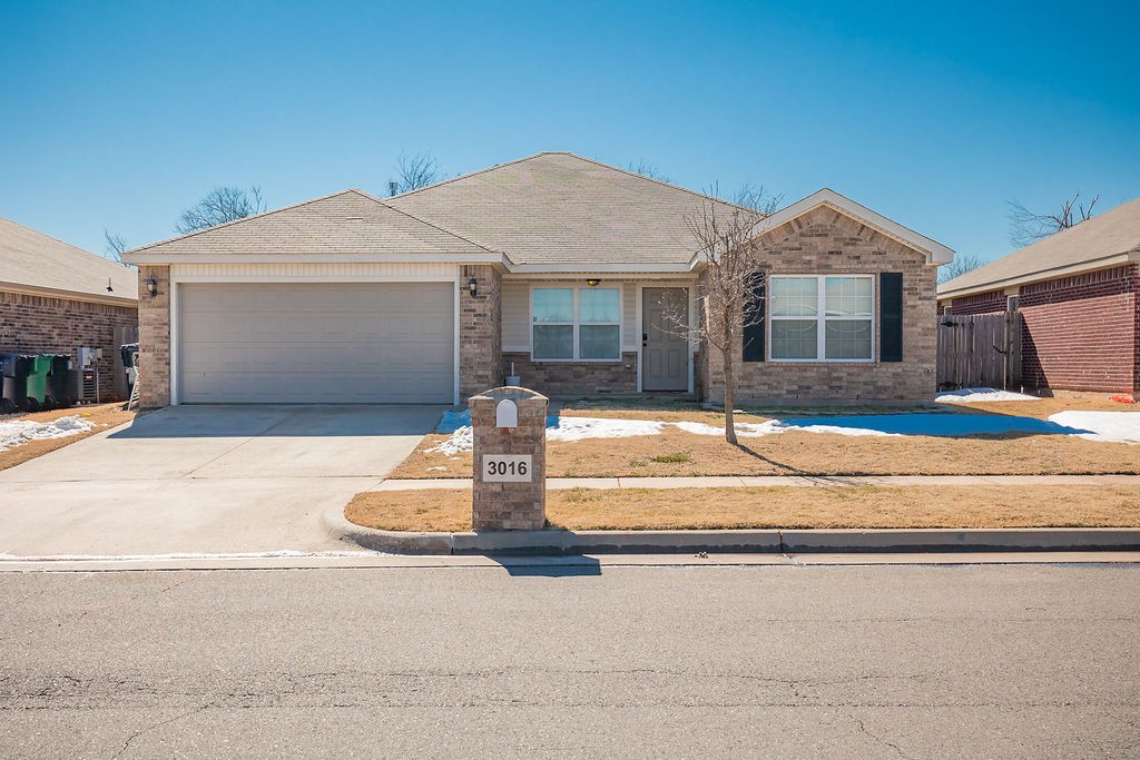 Photo 1 of 27 — 3016 SE 96th Street, Moore, OK 73160