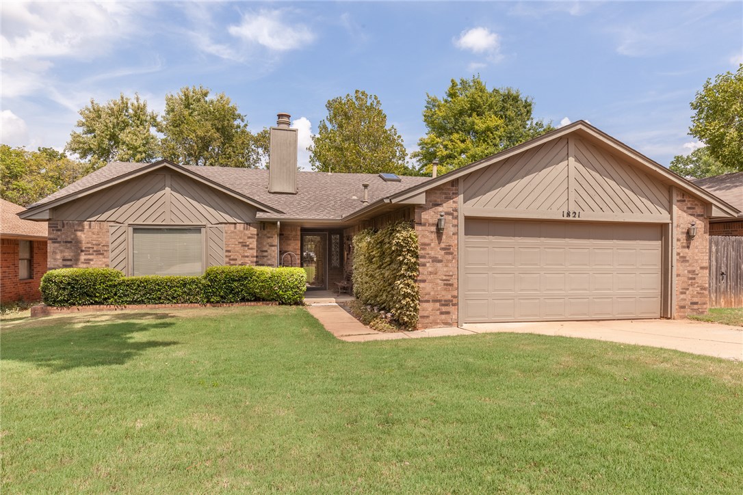 Photo 1 of 32 — 1821 Woodside Drive, Edmond, OK 73013