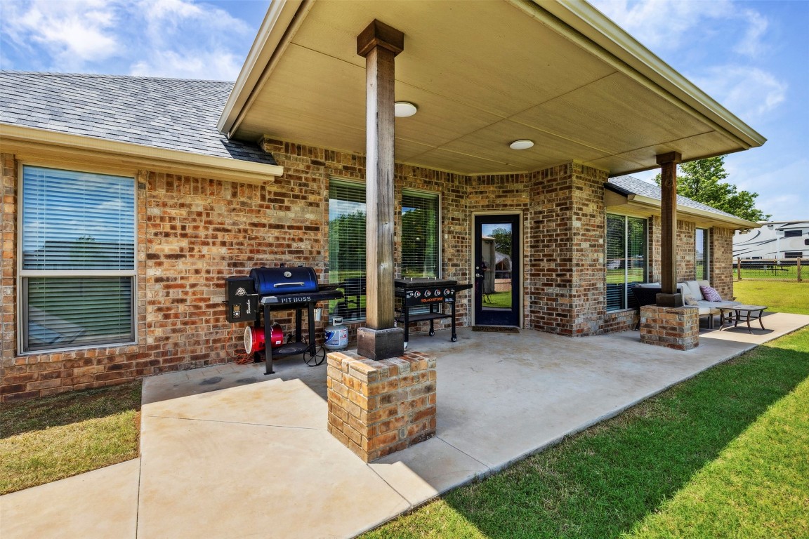 Shawnee, Oklahoma 74804, United States, 4 Bedrooms Bedrooms, ,2 BathroomsBathrooms,Residential,Active,156470