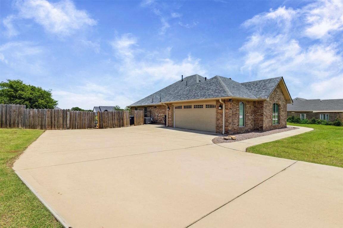 Shawnee, Oklahoma 74804, United States, 4 Bedrooms Bedrooms, ,2 BathroomsBathrooms,Residential,Active,156470