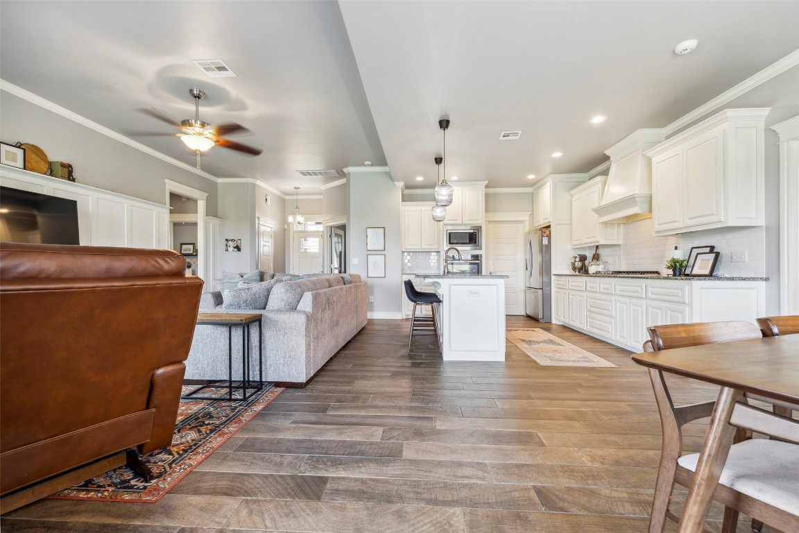 Shawnee, Oklahoma 74804, United States, 4 Bedrooms Bedrooms, ,2 BathroomsBathrooms,Residential,Active,156470