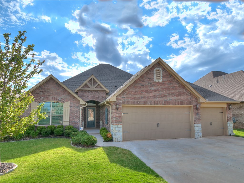 Photo 1 of 36 — 14020 Drakes Way, Yukon, OK 73099