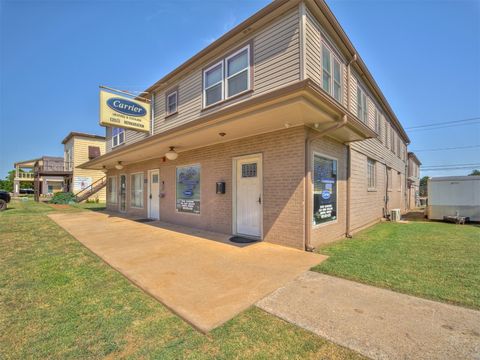 Photo of 418 W WADE Street, El Reno, OK 73036 (MLS # 1185756)