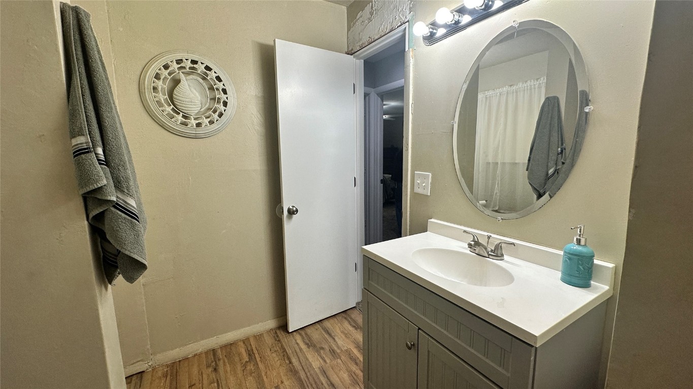 Shawnee, Oklahoma 74801, United States, 2 Bedrooms Bedrooms, ,2 BathroomsBathrooms,Residential,Active,49942