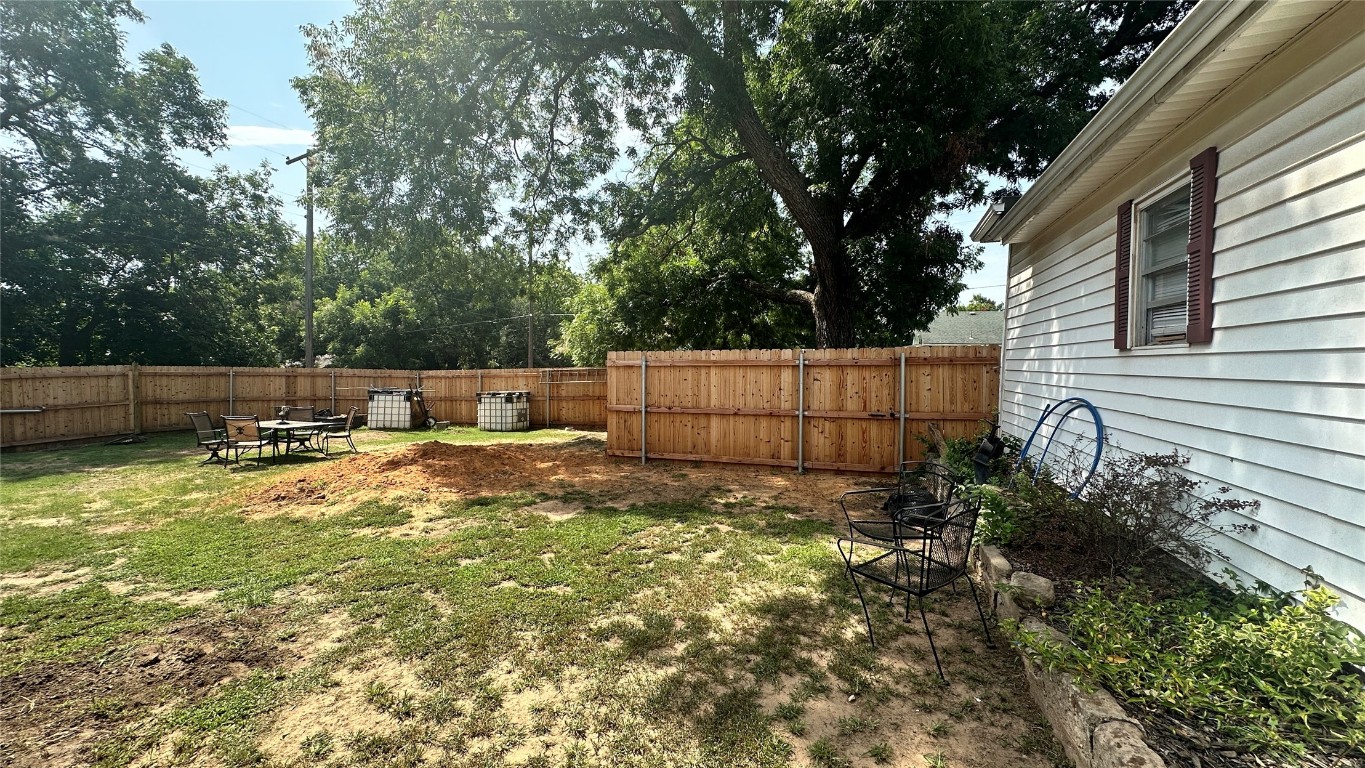 Shawnee, Oklahoma 74801, United States, 2 Bedrooms Bedrooms, ,2 BathroomsBathrooms,Residential,Active,49942