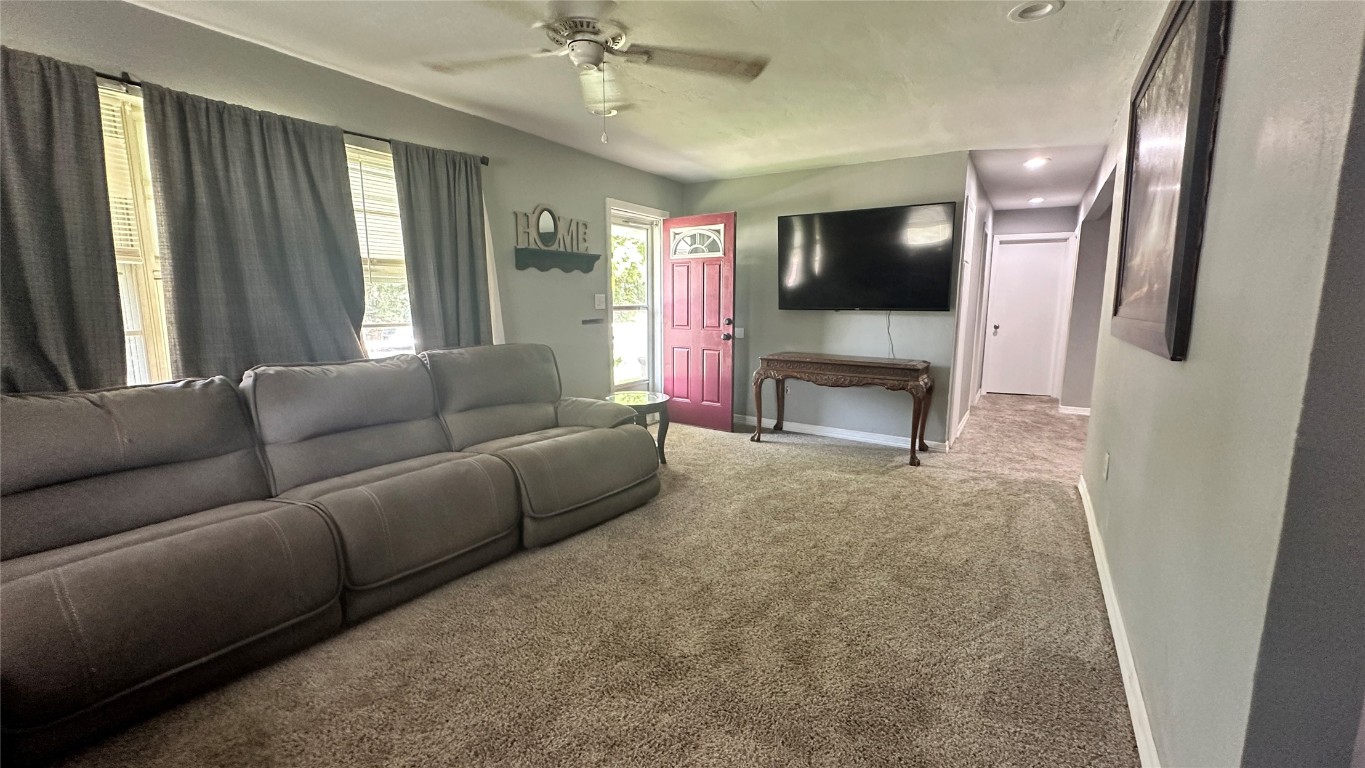 Shawnee, Oklahoma 74801, United States, 2 Bedrooms Bedrooms, ,2 BathroomsBathrooms,Residential,Active,49942