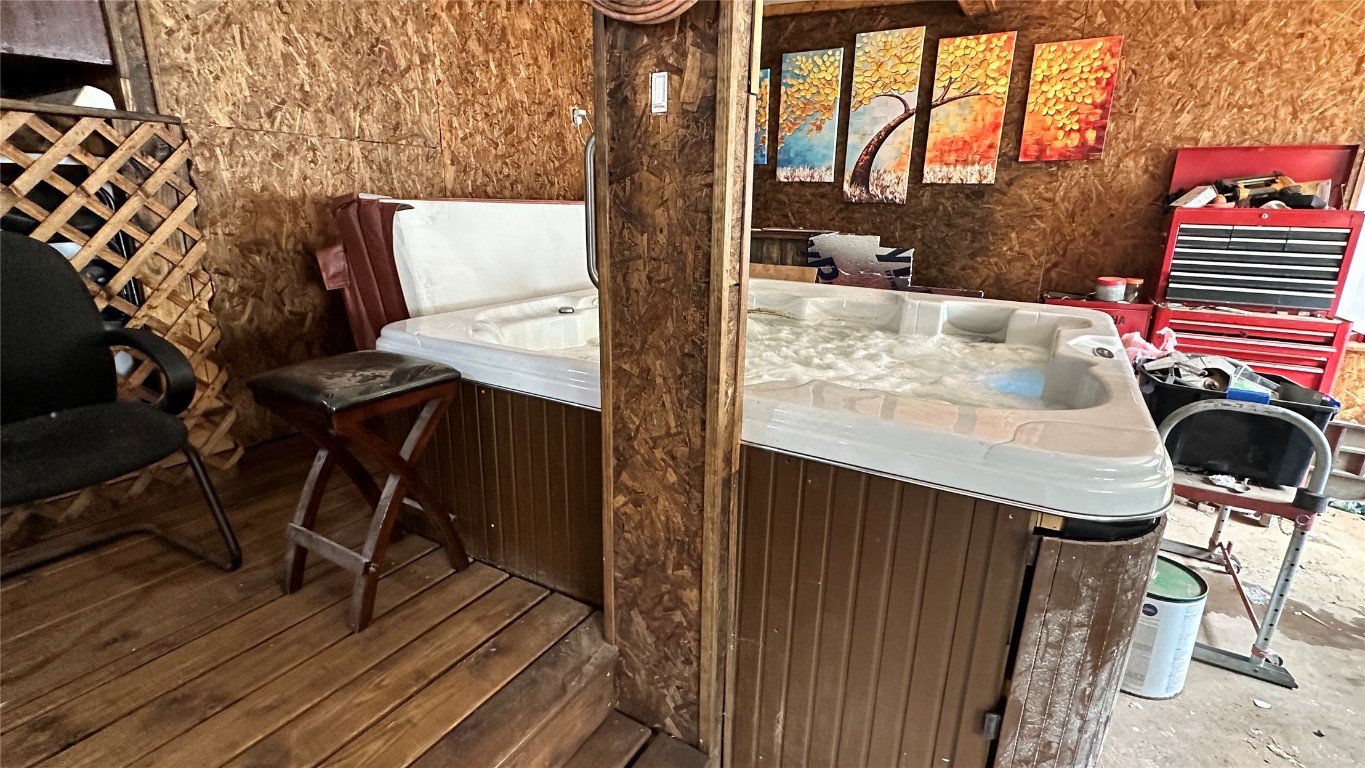 Shawnee, Oklahoma 74801, United States, 2 Bedrooms Bedrooms, ,2 BathroomsBathrooms,Residential,Active,49942