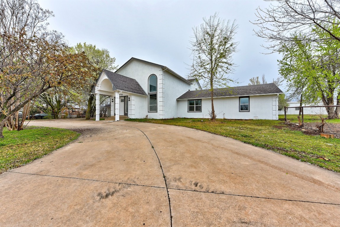 3701 Decker Drive

                                                                             Moore                                

                                    , OK - $580,000