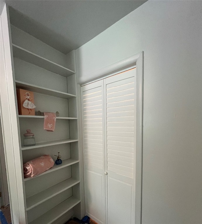 Shawnee, Oklahoma 74801, United States, 3 Bedrooms Bedrooms, ,2 BathroomsBathrooms,Residential,Active,164933