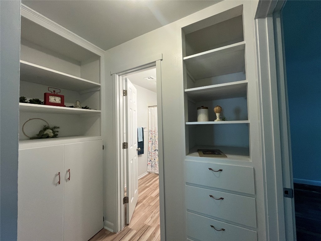 Shawnee, Oklahoma 74801, United States, 3 Bedrooms Bedrooms, ,2 BathroomsBathrooms,Residential,Active,164933