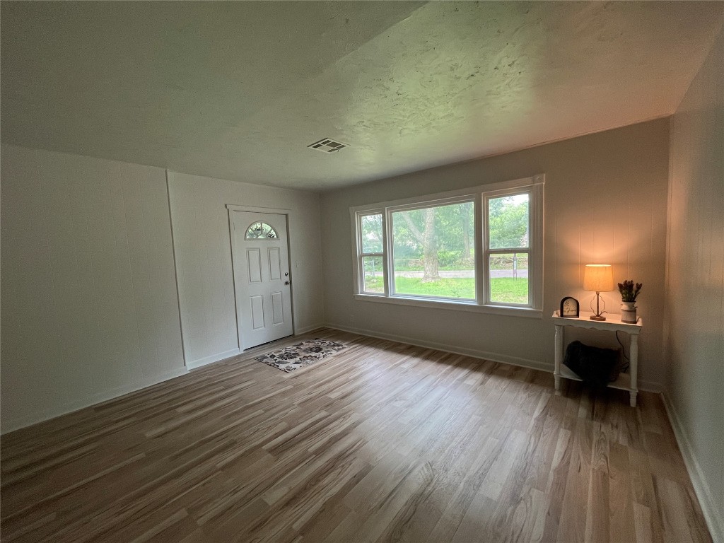 Shawnee, Oklahoma 74801, United States, 3 Bedrooms Bedrooms, ,2 BathroomsBathrooms,Residential,Active,164933