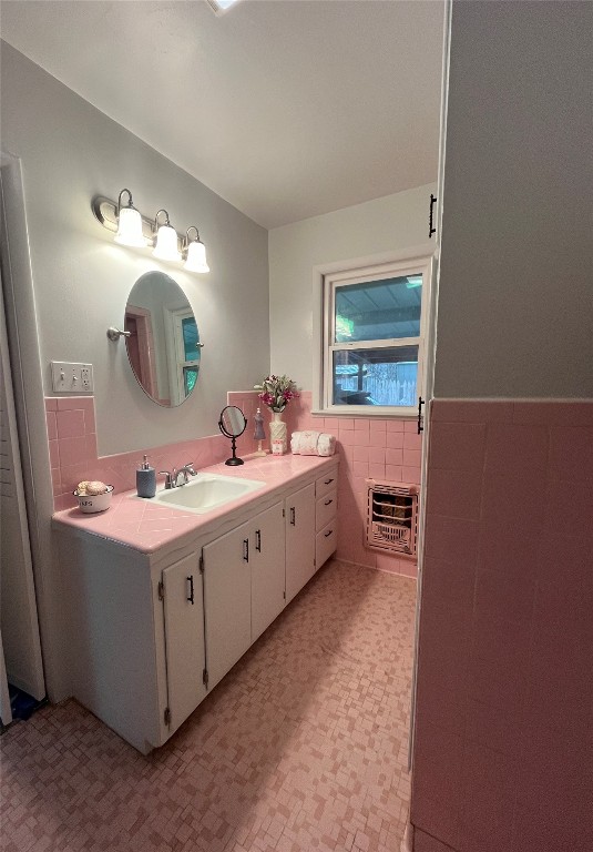 Shawnee, Oklahoma 74801, United States, 3 Bedrooms Bedrooms, ,2 BathroomsBathrooms,Residential,Active,164933