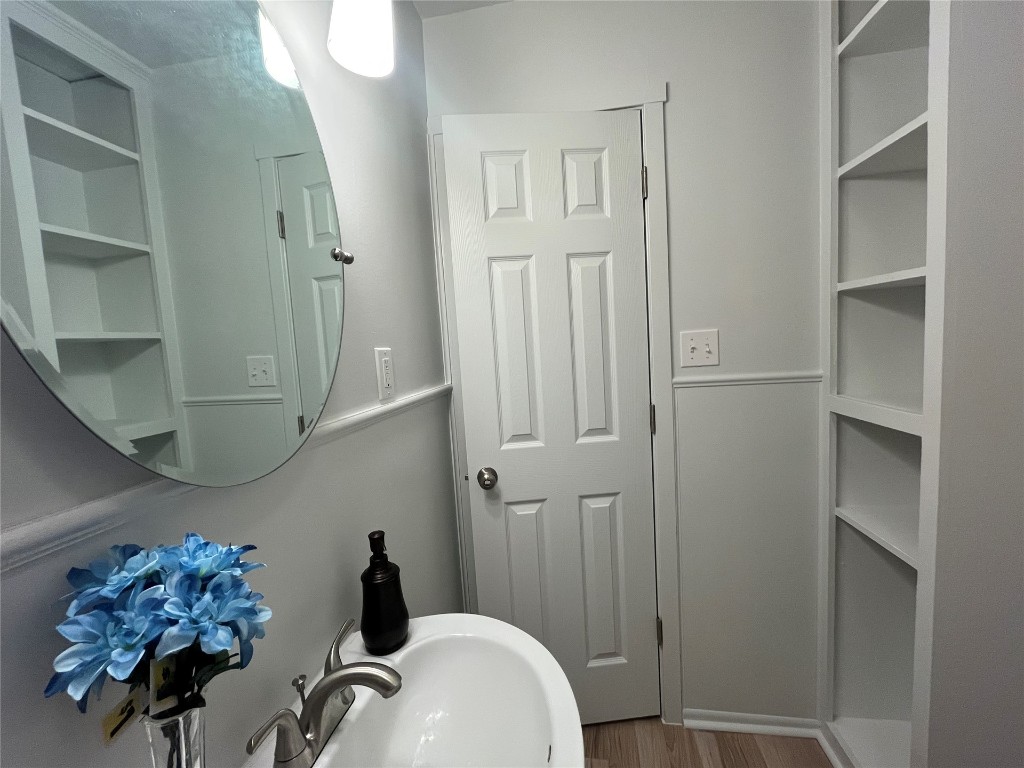 Shawnee, Oklahoma 74801, United States, 3 Bedrooms Bedrooms, ,2 BathroomsBathrooms,Residential,Active,164933