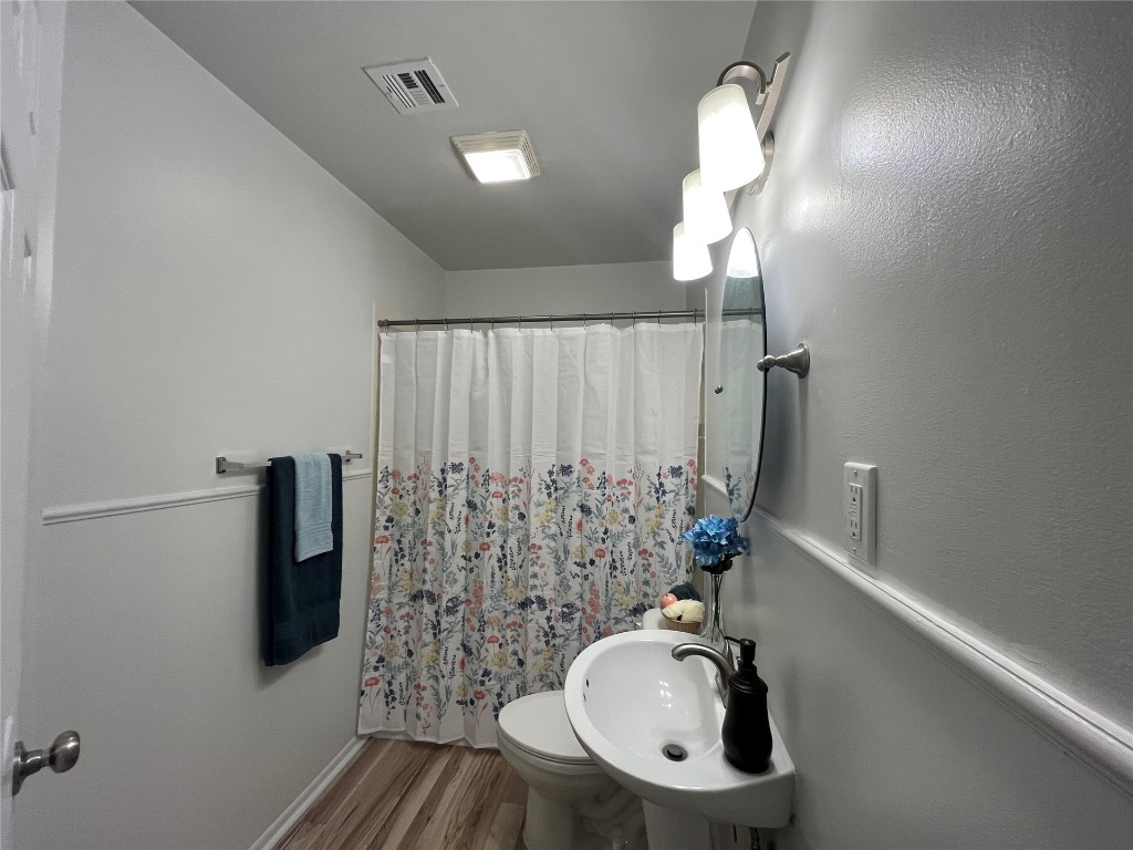 Shawnee, Oklahoma 74801, United States, 3 Bedrooms Bedrooms, ,2 BathroomsBathrooms,Residential,Active,164933