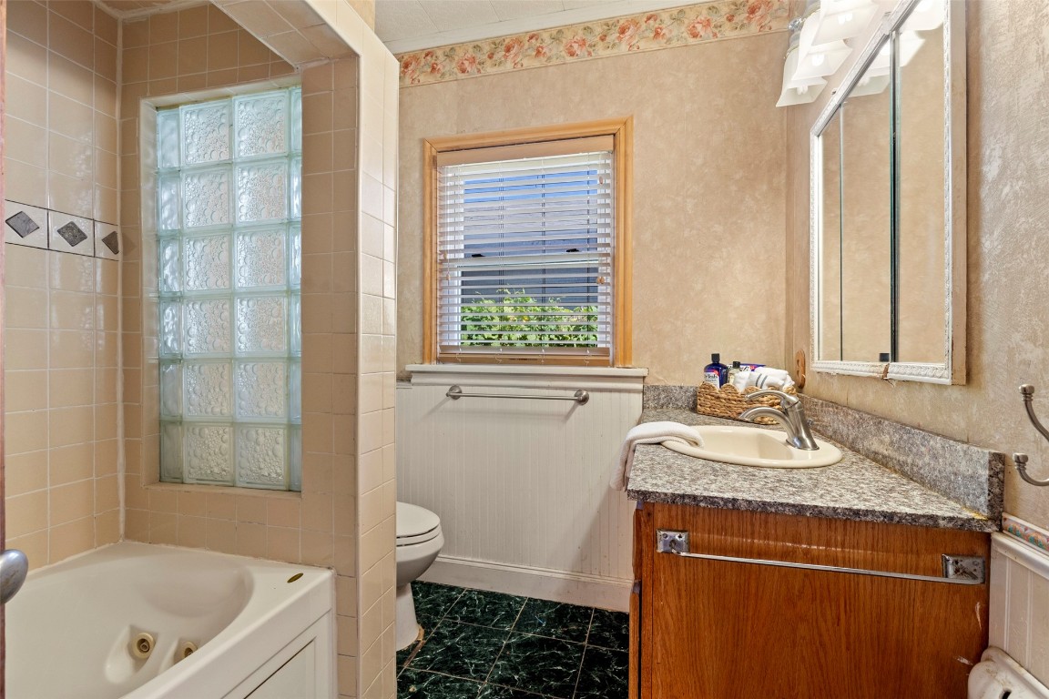 Oklahoma City, Oklahoma 73118, United States, 2 Bedrooms Bedrooms, ,1 BathroomBathrooms,Residential,Pending,42831