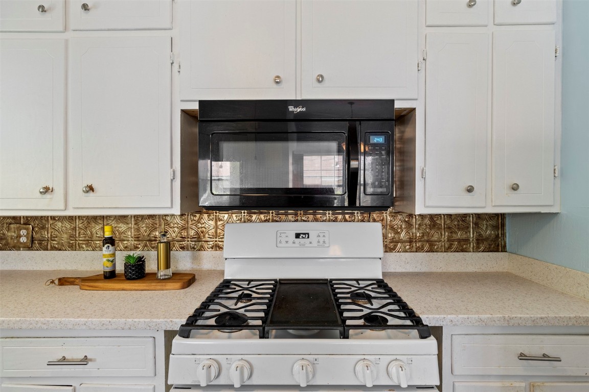 Oklahoma City, Oklahoma 73118, United States, 2 Bedrooms Bedrooms, ,1 BathroomBathrooms,Residential,Pending,42831