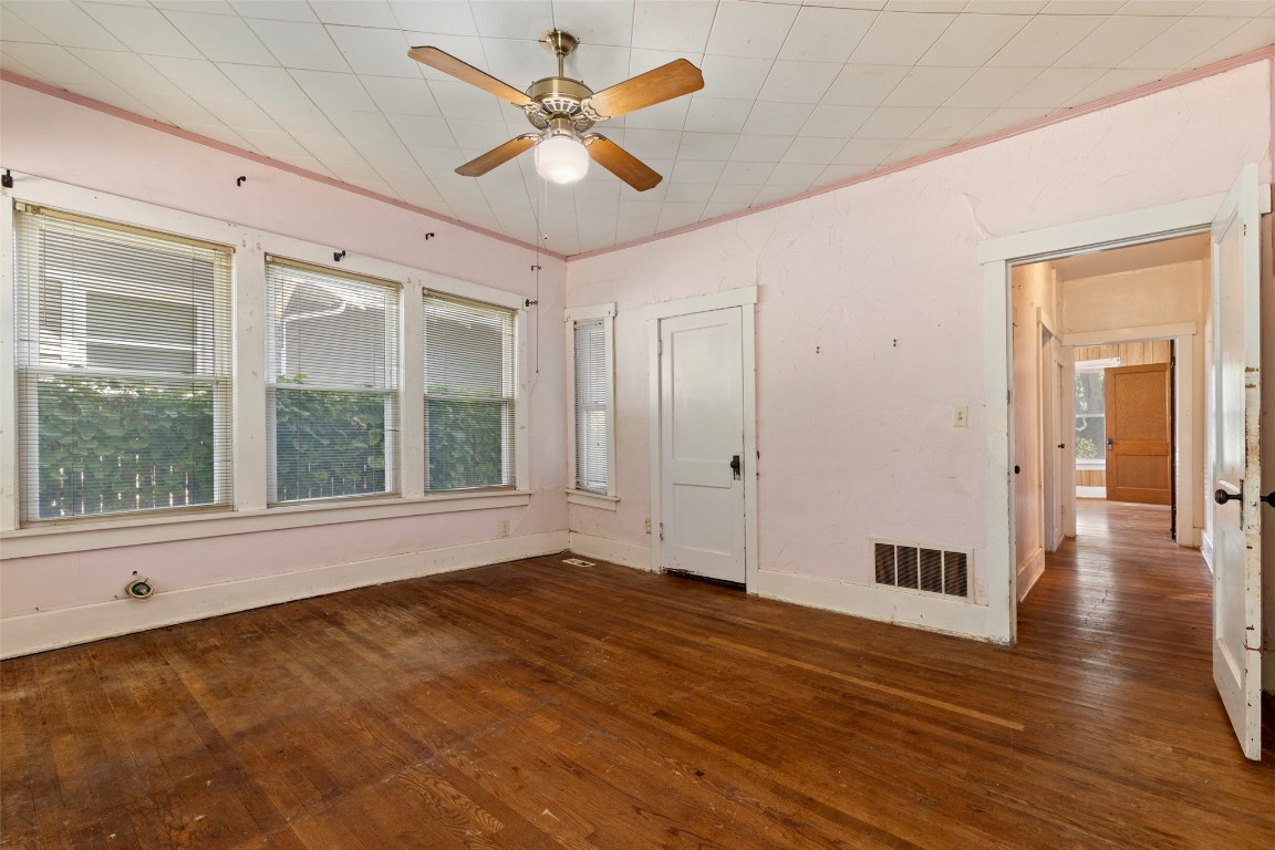 Oklahoma City, Oklahoma 73118, United States, 2 Bedrooms Bedrooms, ,1 BathroomBathrooms,Residential,Pending,42831