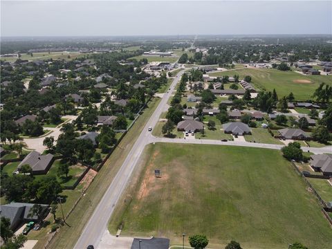 Photo of 3 N Council Road, Blanchard, OK 73010 (MLS # 1007316)