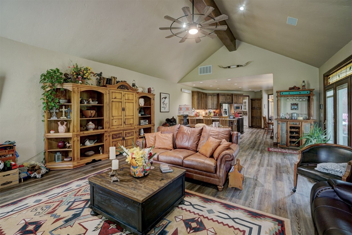 Shawnee, Oklahoma 74801, United States, 4 Bedrooms Bedrooms, ,3 BathroomsBathrooms,Residential,Pending,5070