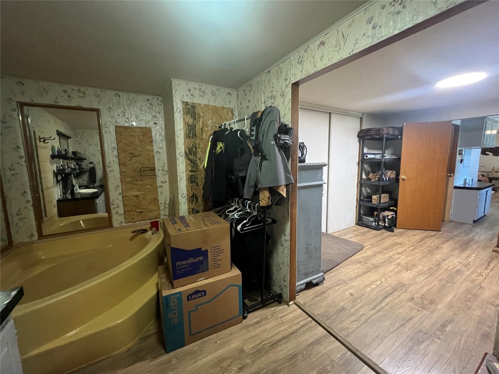 Tecumseh, Oklahoma 74873, United States, 2 Bedrooms Bedrooms, ,2 BathroomsBathrooms,Residential,Active,172308