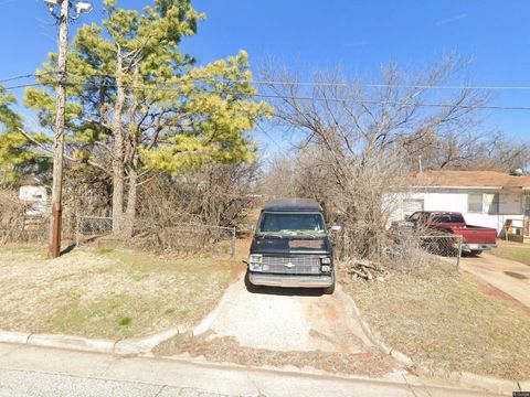 Photo of 1023 SE 39th Street, Oklahoma City, OK 73129 (MLS # 1175926)