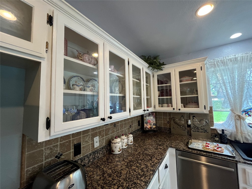 Shawnee, Oklahoma 74804, United States, 4 Bedrooms Bedrooms, ,2 BathroomsBathrooms,Residential,Active,173278