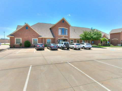 Photo of 1703 Professional Circle, Yukon, OK 73099 (MLS # 1127598)