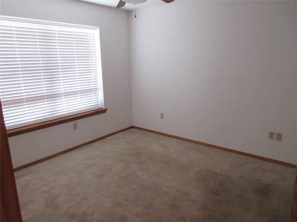 Tecumseh, Oklahoma 74873, United States, 3 Bedrooms Bedrooms, ,1 BathroomBathrooms,Residential,Pending,9700