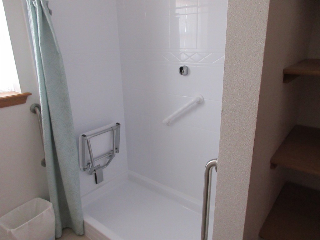 Tecumseh, Oklahoma 74873, United States, 3 Bedrooms Bedrooms, ,1 BathroomBathrooms,Residential,Pending,9700