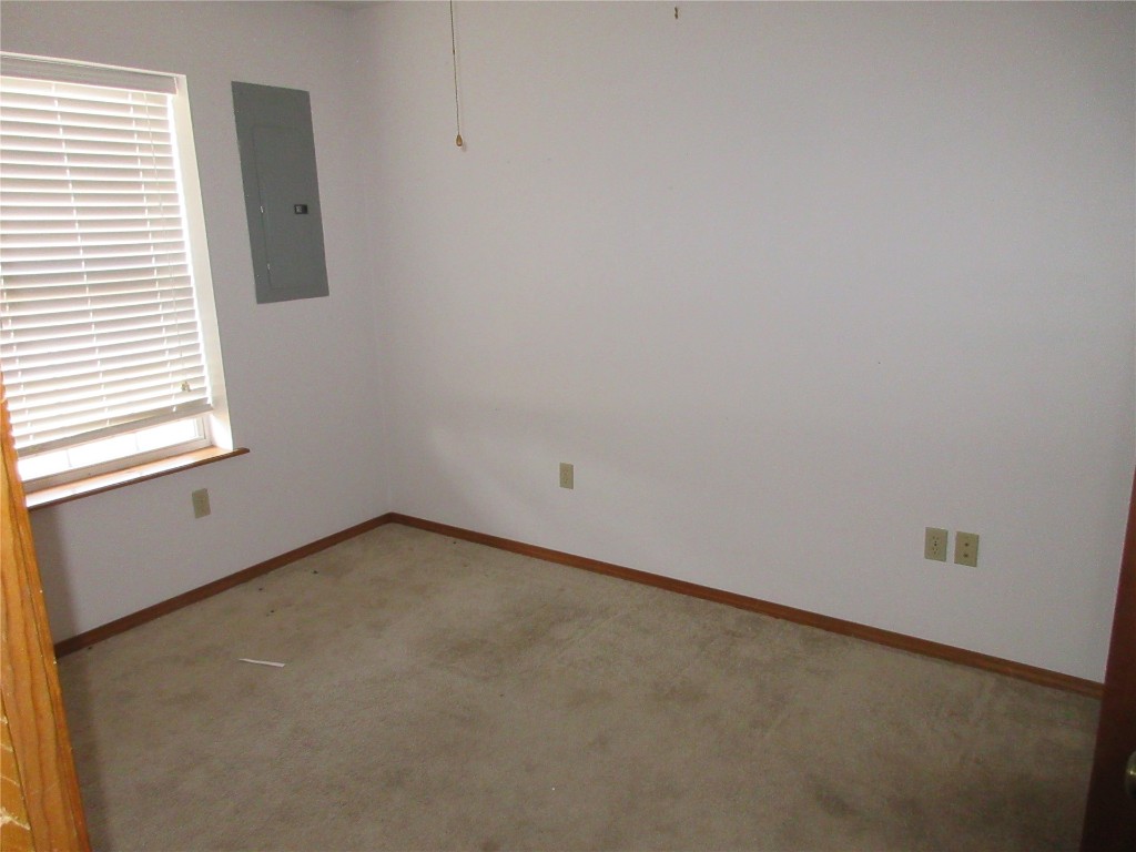 Tecumseh, Oklahoma 74873, United States, 3 Bedrooms Bedrooms, ,1 BathroomBathrooms,Residential,Pending,9700