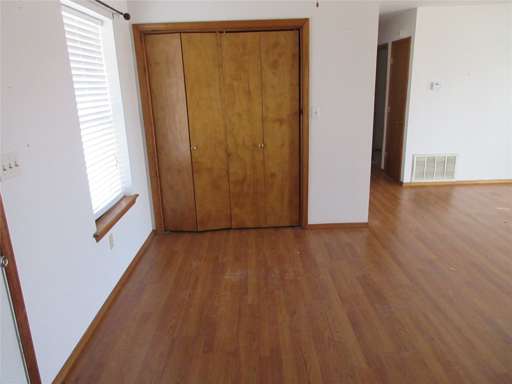 Tecumseh, Oklahoma 74873, United States, 3 Bedrooms Bedrooms, ,1 BathroomBathrooms,Residential,Pending,9700