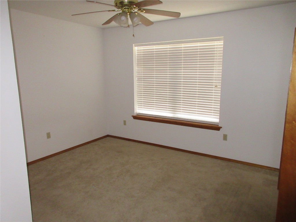 Tecumseh, Oklahoma 74873, United States, 3 Bedrooms Bedrooms, ,1 BathroomBathrooms,Residential,Pending,9700