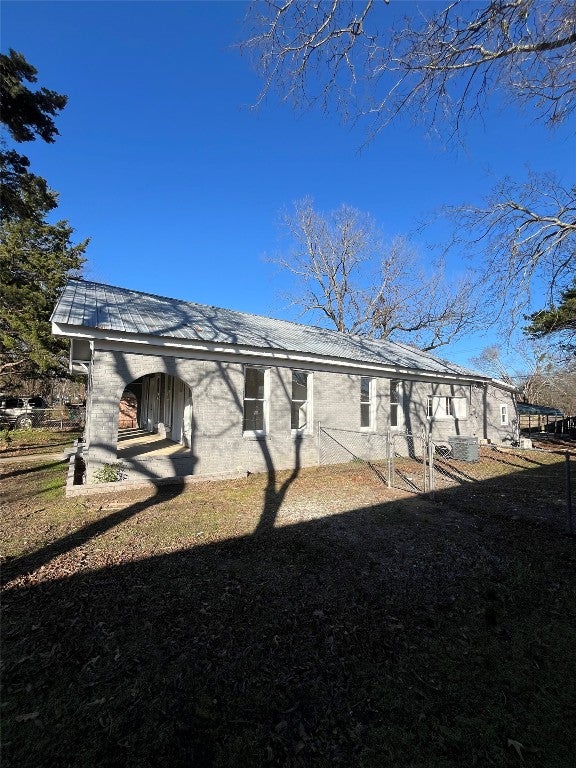 304 N Broadway Street