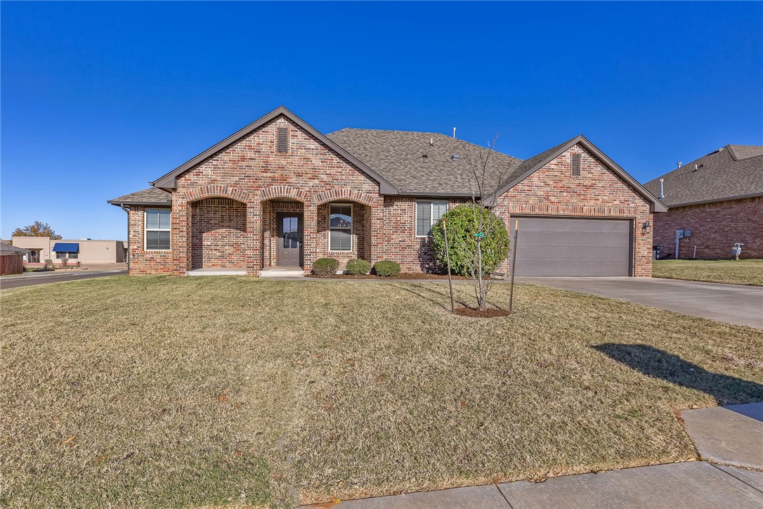 Photo 1 of 32 — 7042 Cherokee Landing, Warr Acres, OK 73132