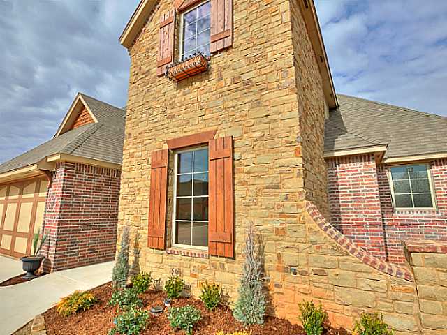 Photo 1 of 20 — 937 Villa Creek Drive, Edmond, OK 73003