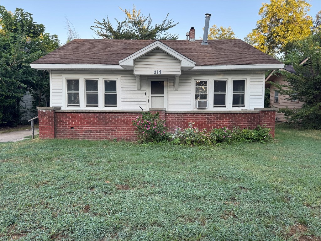 Shawnee, Oklahoma 74801, United States, 2 Bedrooms Bedrooms, ,1 BathroomBathrooms,Residential,Pending,196731