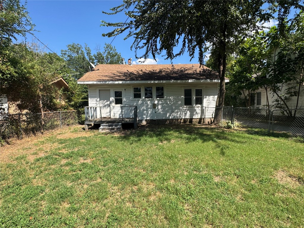 Shawnee, Oklahoma 74801, United States, 2 Bedrooms Bedrooms, ,1 BathroomBathrooms,Residential,Pending,196731