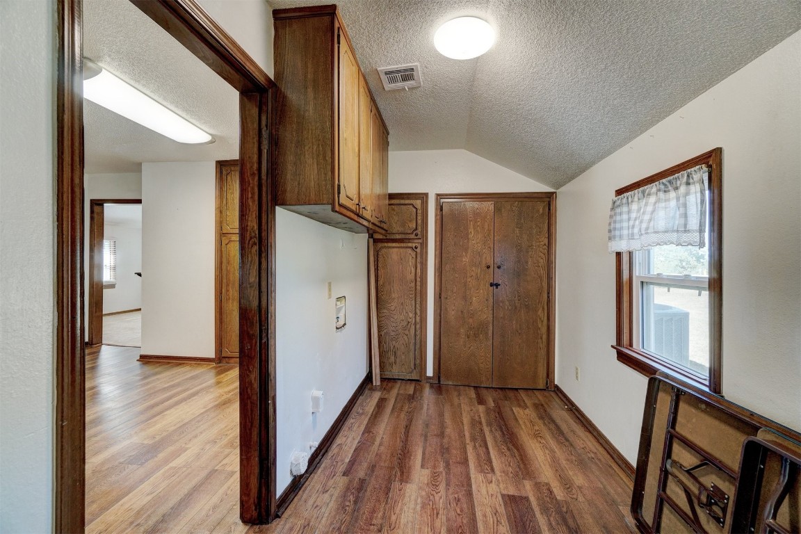 Tecumseh, Oklahoma 74873, United States, 4 Bedrooms Bedrooms, ,4 BathroomsBathrooms,Residential,Pending,36350